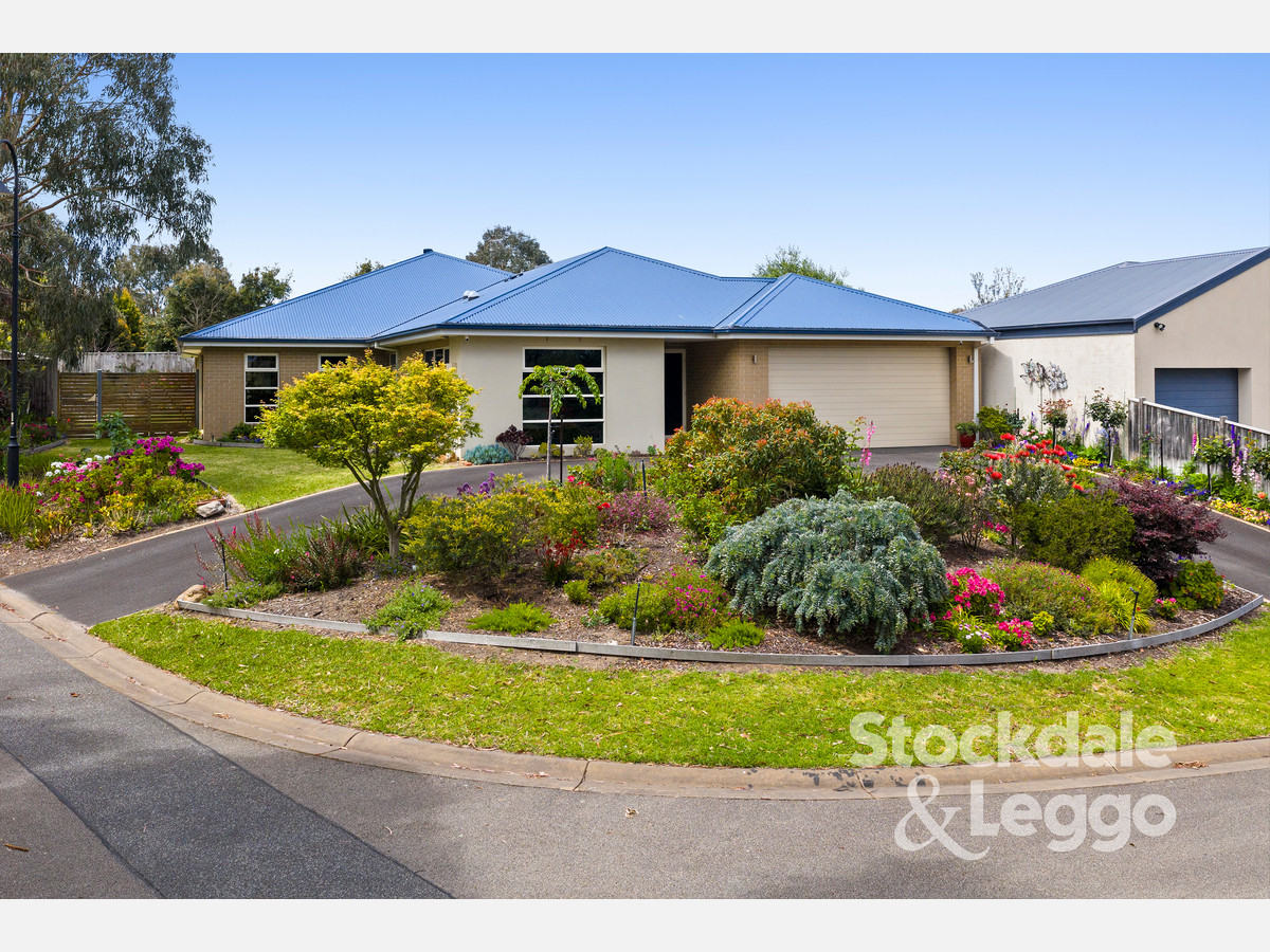8 Tupong Place, Rosebud VIC 3939