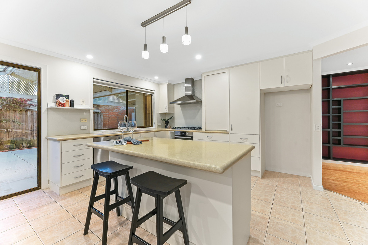 76 Kingston Avenue, NARRE WARREN SOUTH VIC 3805, Narre Warren South - Thumbnail 3