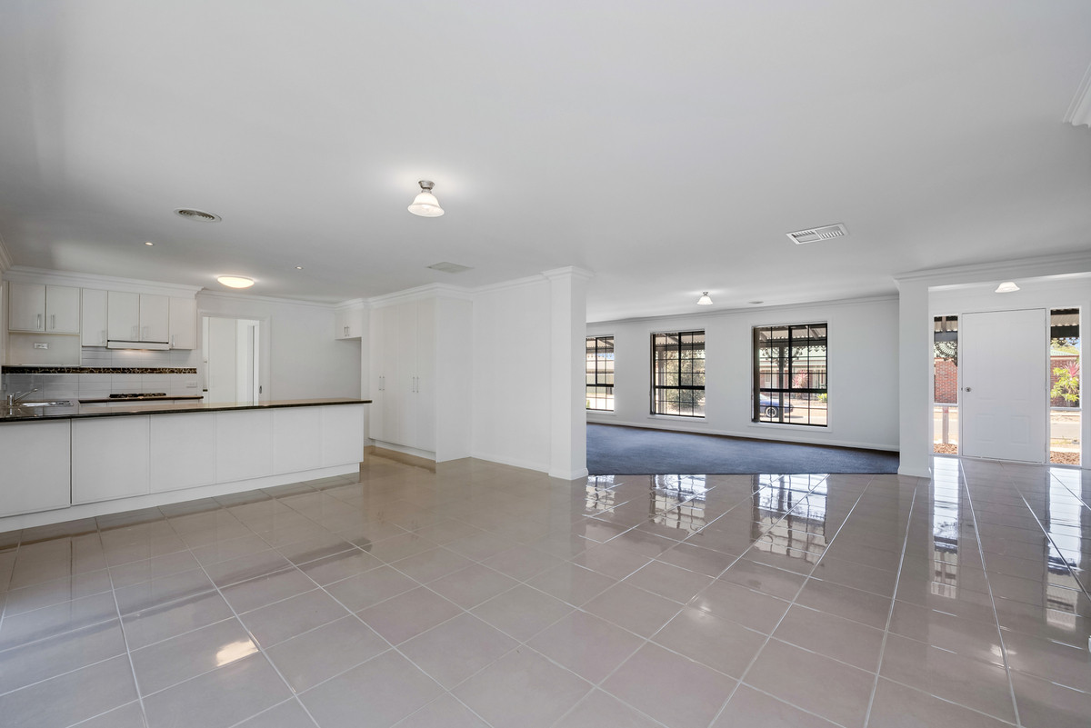 14 Lyndam Avenue, Maiden Gully VIC 3551, Maiden Gully - Thumbnail 4