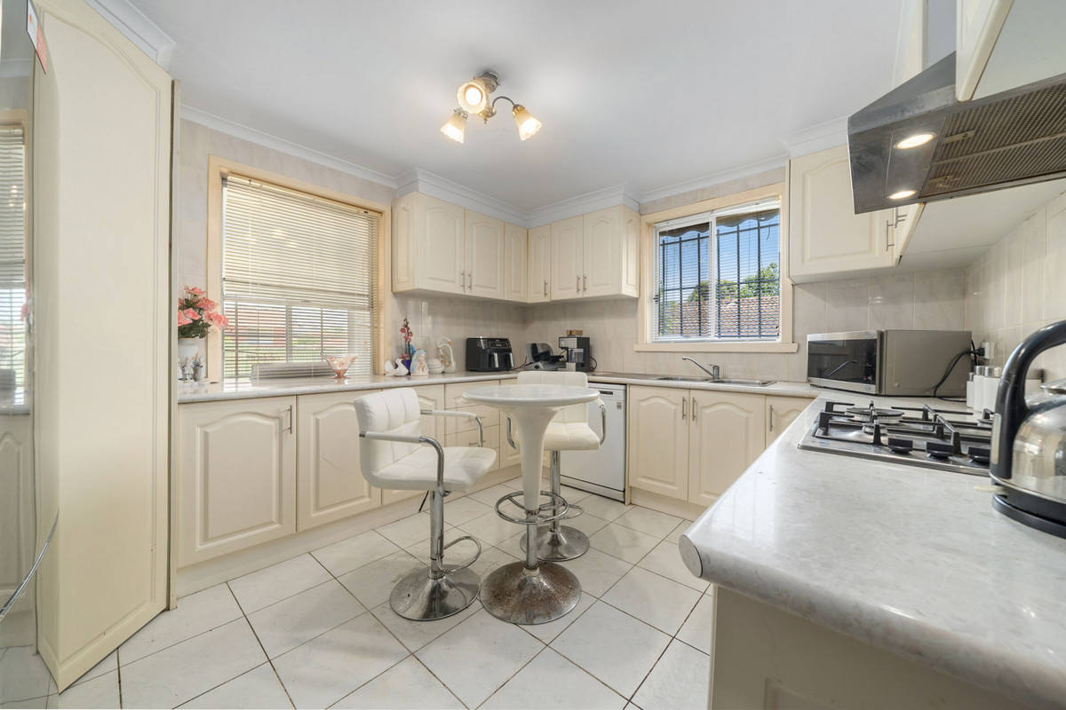 25 Hastings Crescent, Broadmeadows VIC 3047, Broadmeadows - Thumbnail 2