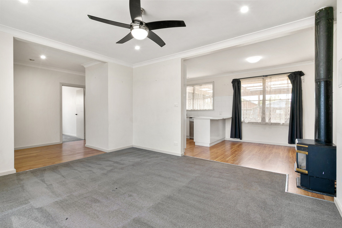 61 White Parade, Churchill VIC 3842, Churchill - Thumbnail 2