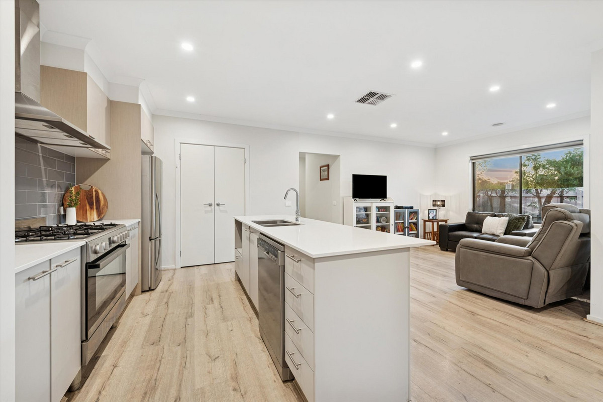 12 North Road, Lilydale VIC 3140, Lilydale - Thumbnail 2
