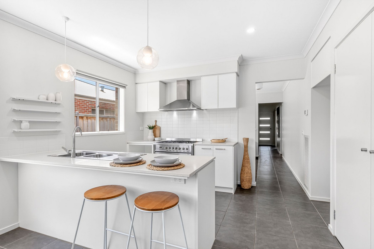 16 Serene Avenue, ARMSTRONG CREEK VIC 3217, Armstrong Creek - Thumbnail 4
