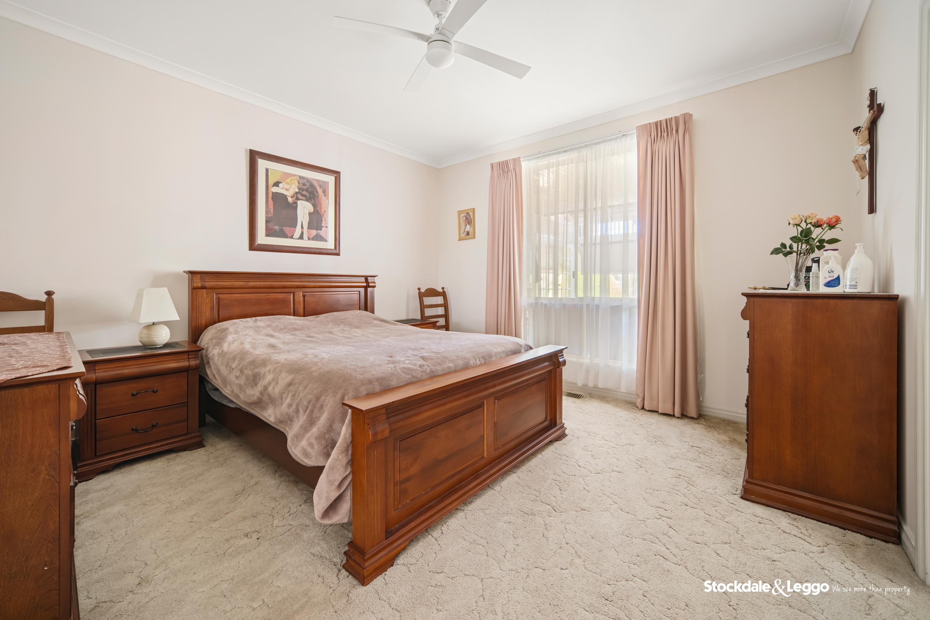 24 Earlston Circuit, Cranbourne VIC, Cranbourne - Thumbnail 3