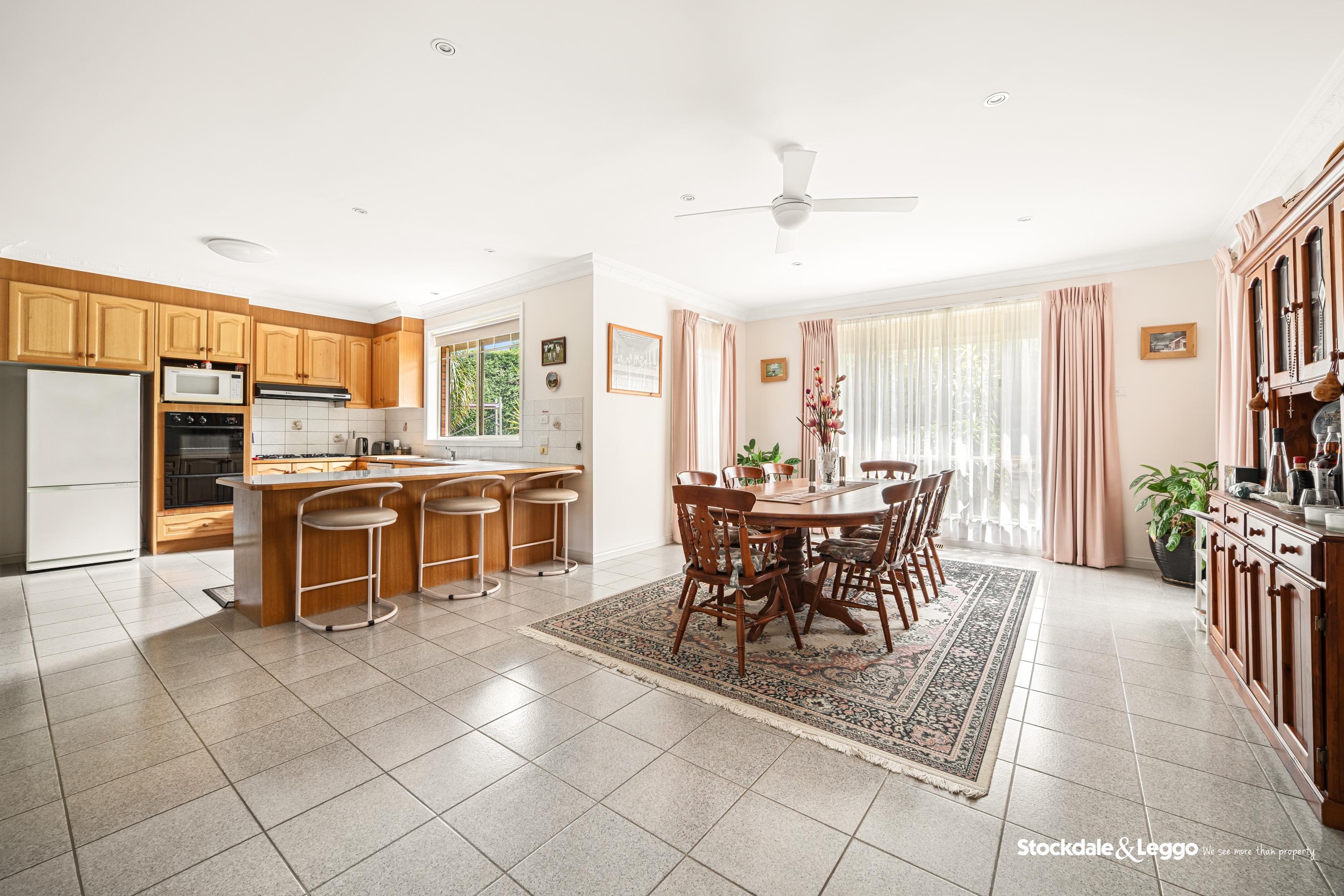 24 Earlston Circuit, Cranbourne VIC, Cranbourne - Thumbnail 5