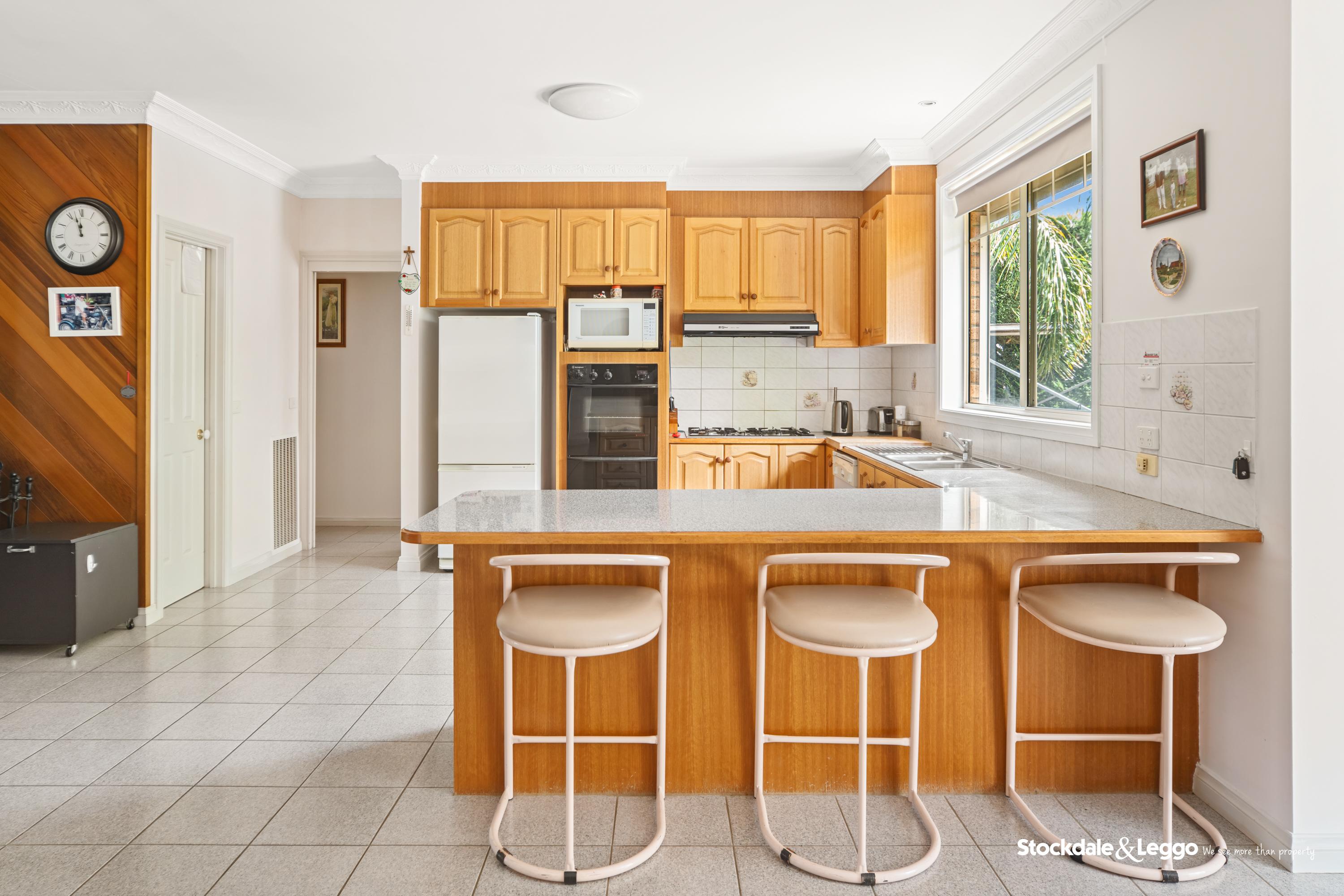 24 Earlston Circuit, Cranbourne VIC, Cranbourne - Thumbnail 6