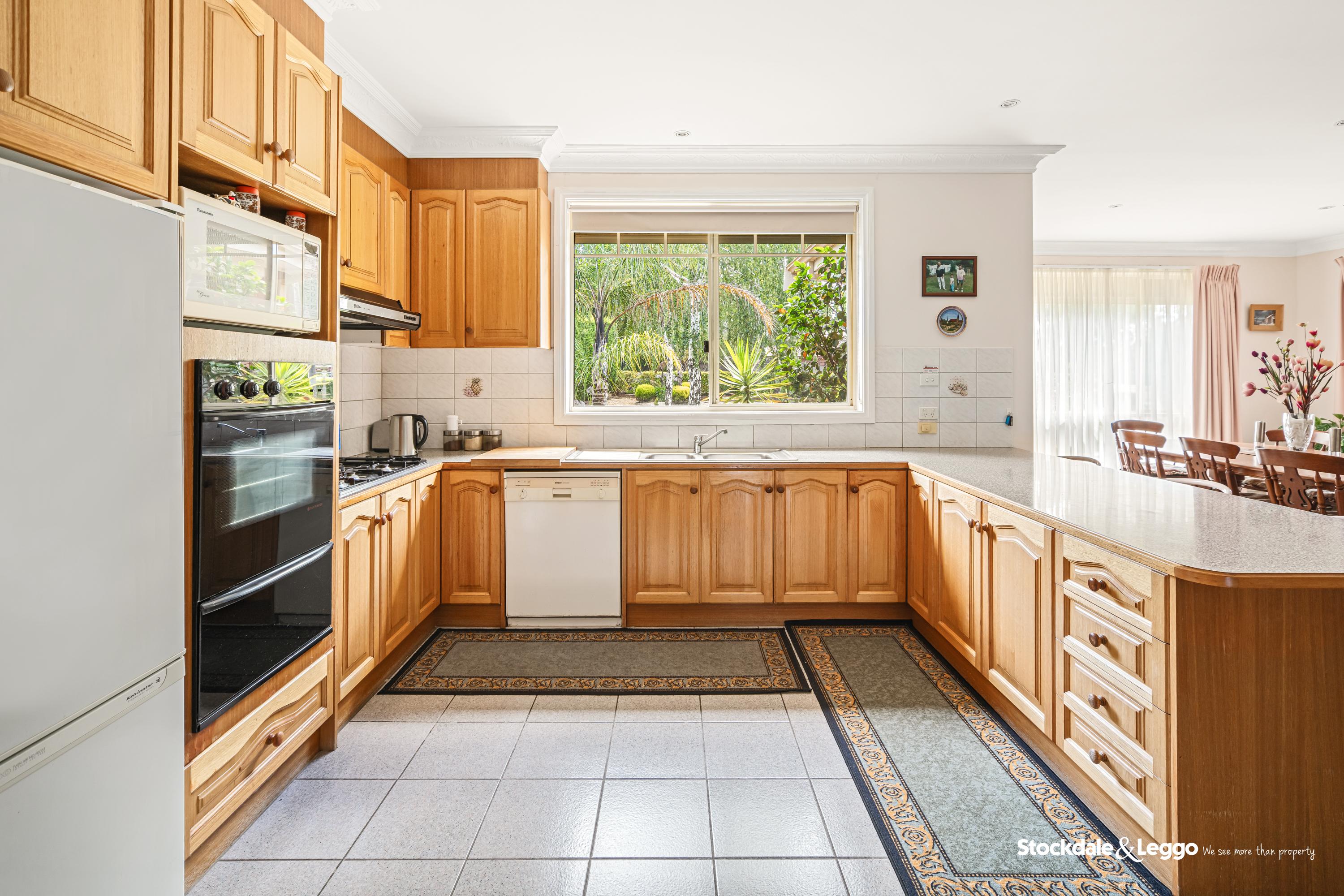 24 Earlston Circuit, Cranbourne VIC, Cranbourne - Thumbnail 7