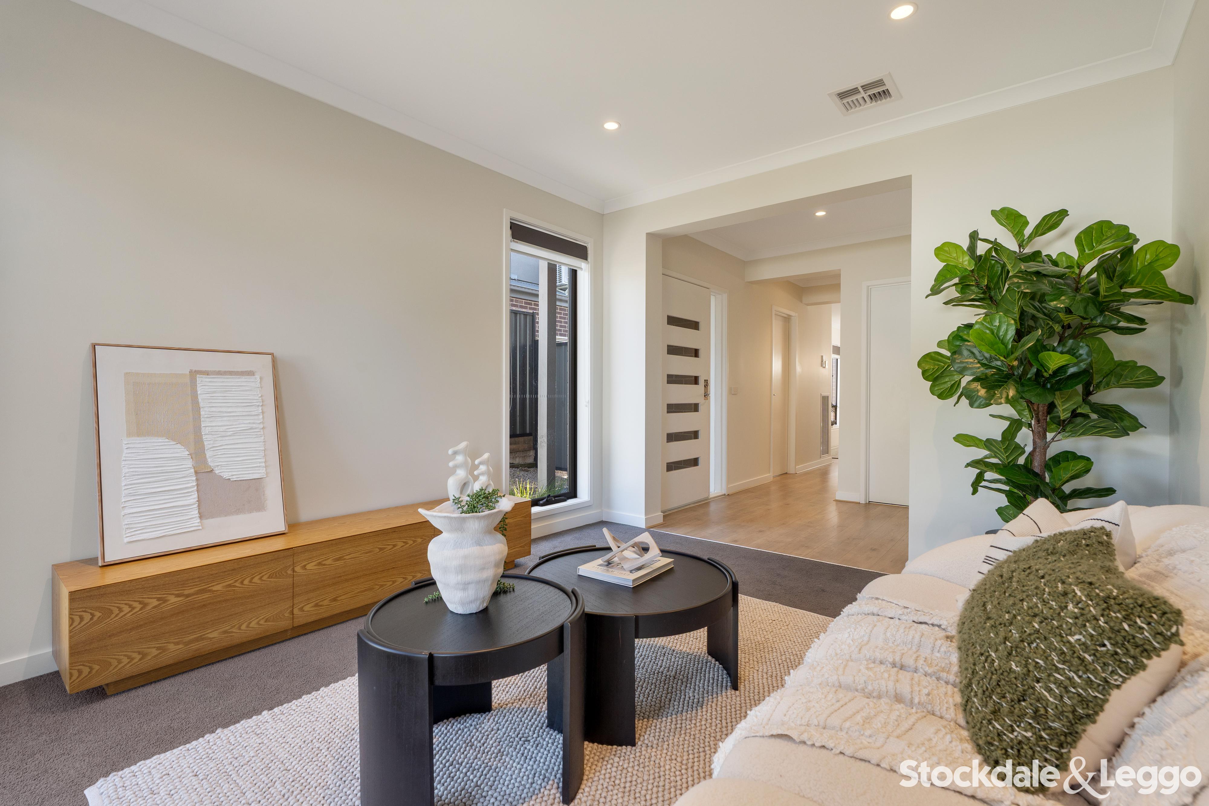 19 Scolopia Street, Craigieburn VIC, Craigieburn - Thumbnail 2