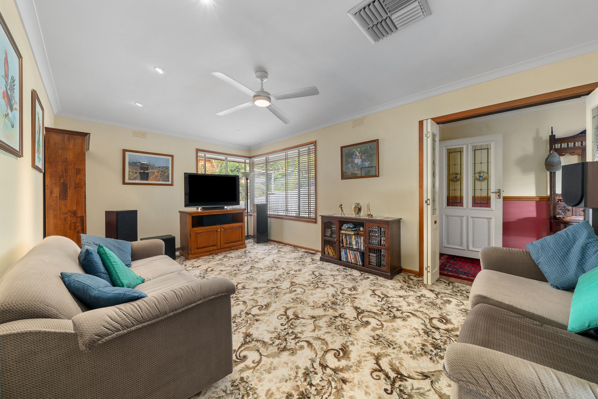 38 Valley Crescent, Glenroy VIC 3046, Glenroy - Thumbnail 2