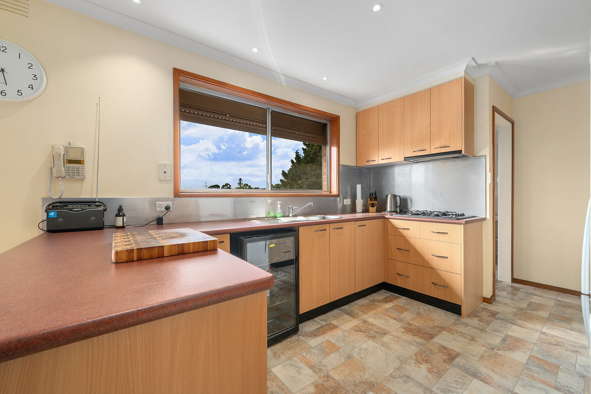 38 Valley Crescent, Glenroy VIC 3046, Glenroy - Thumbnail 4