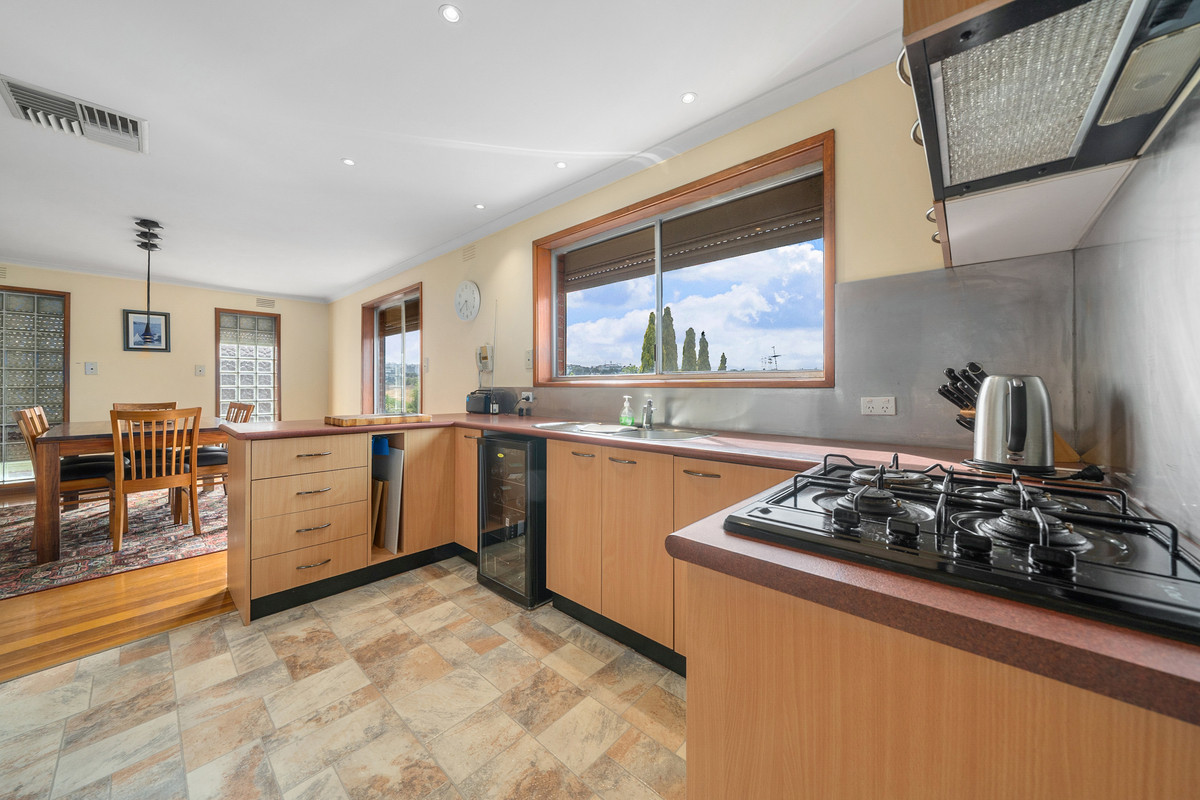 38 Valley Crescent, Glenroy VIC 3046, Glenroy - Thumbnail 3