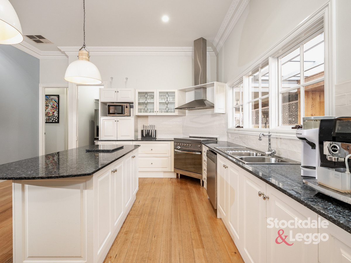 24 Maude Street, Shepparton VIC 3630, Shepparton - Thumbnail 2