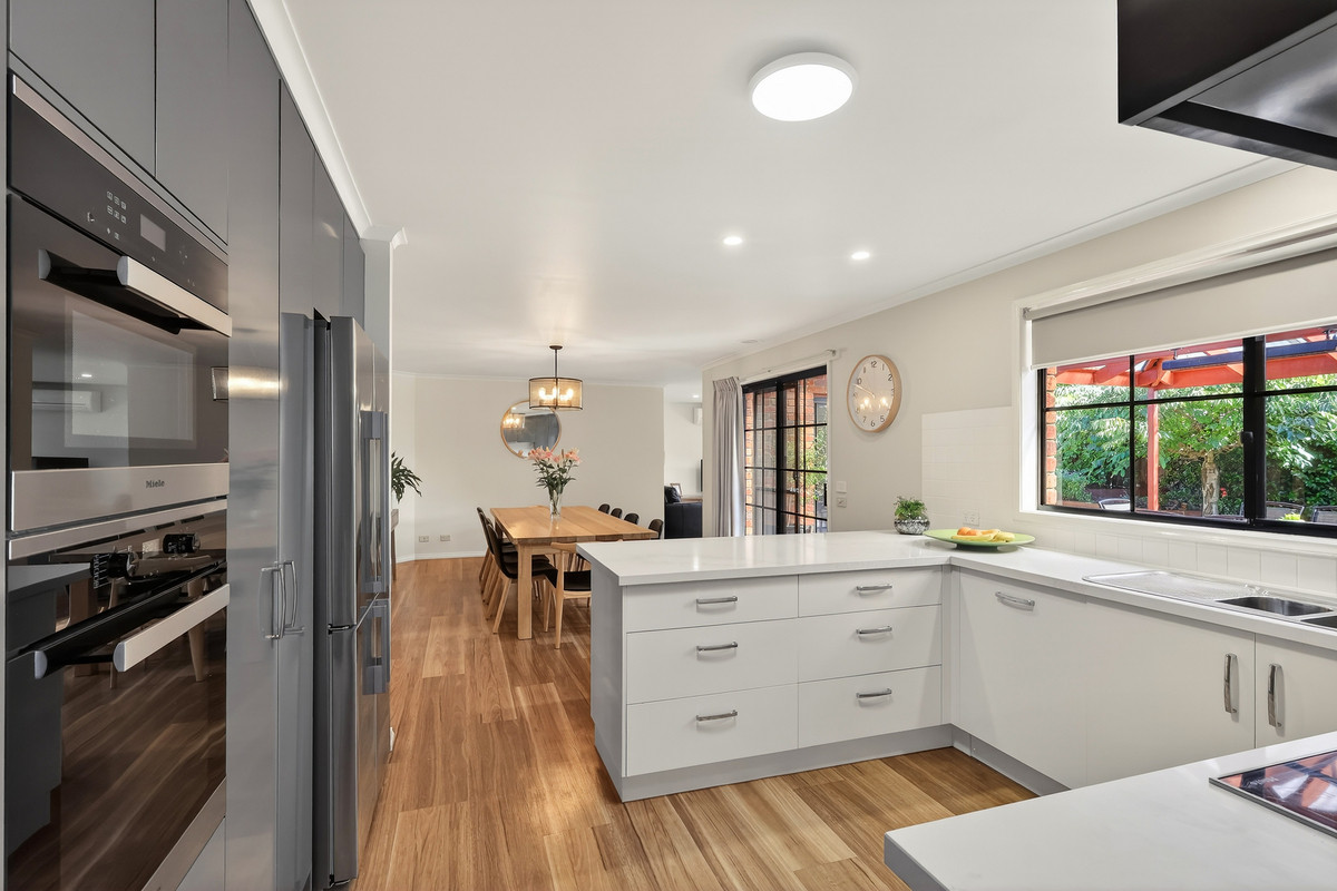 16 Evelyn Crescent, Warrnambool VIC 3280, Warrnambool - Thumbnail 8