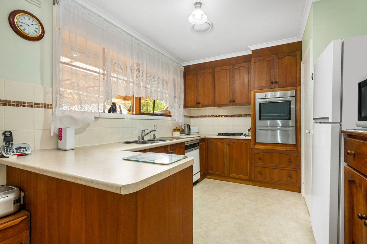 18 Strathire Gardens, Hamlyn Heights VIC 3215, Hamlyn Heights - Thumbnail 3