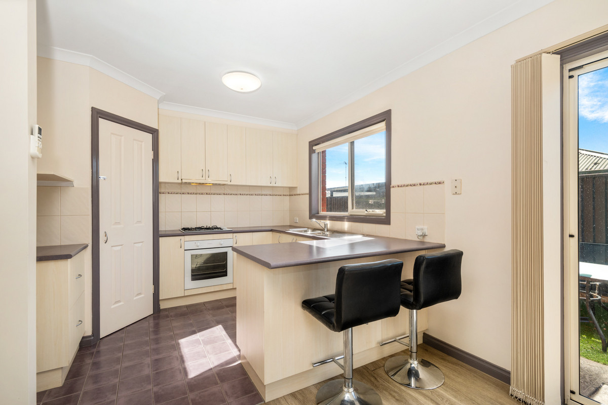 2 / 14 Milton Street, BANNOCKBURN VIC 3331, Bannockburn - Thumbnail 3