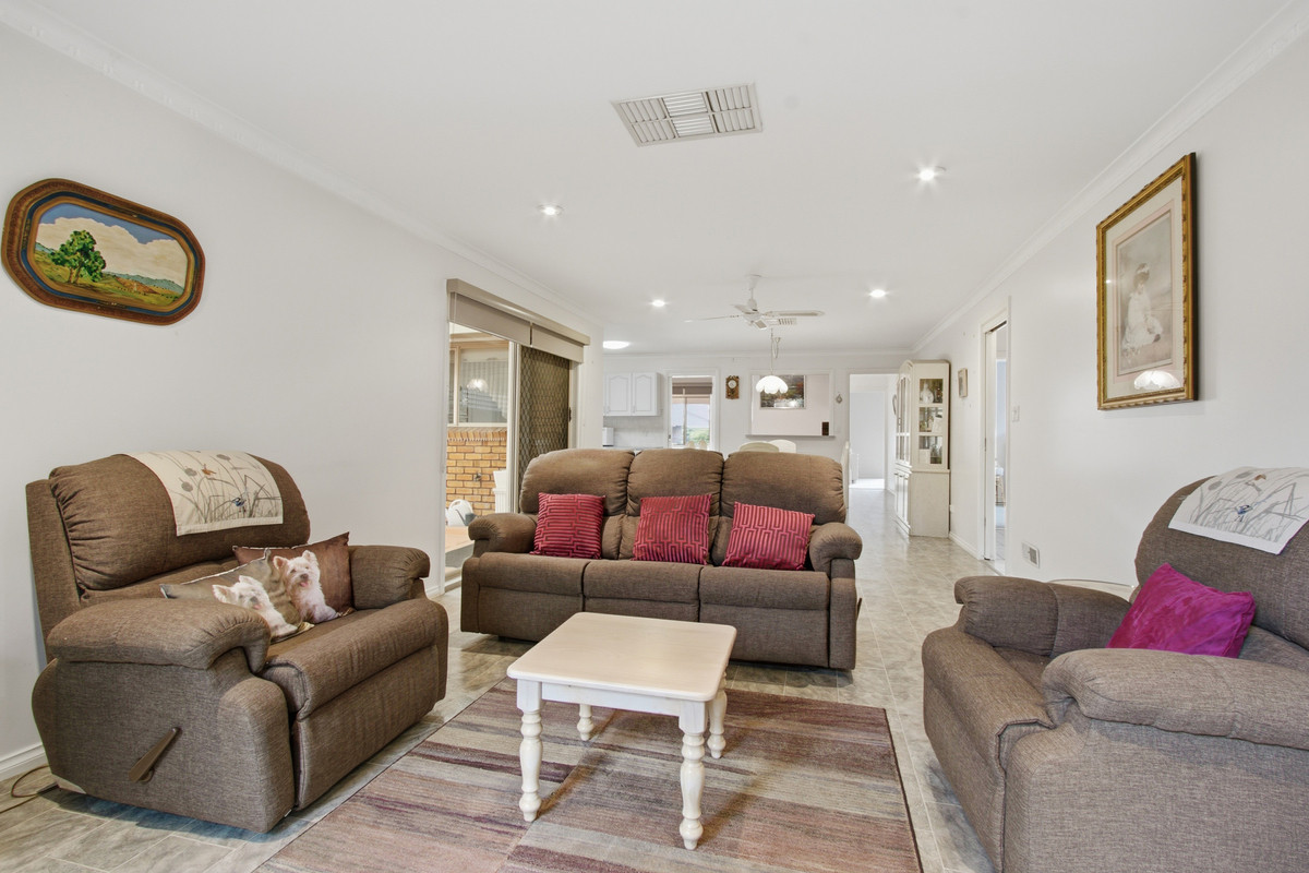 17 Lord Place, Morwell VIC 3840, Morwell - Thumbnail 2