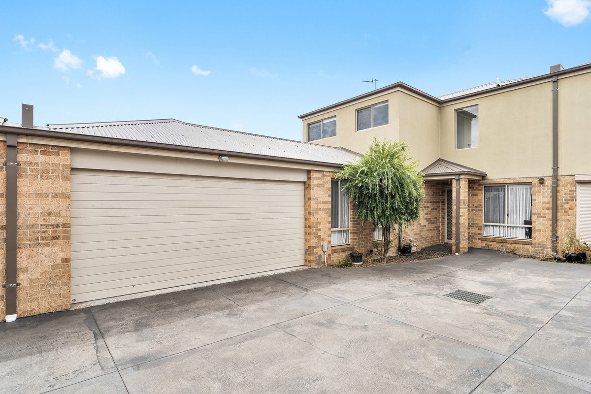 3 / 16 Thomas Street, Pakenham VIC 3810, Pakenham - Thumbnail 2