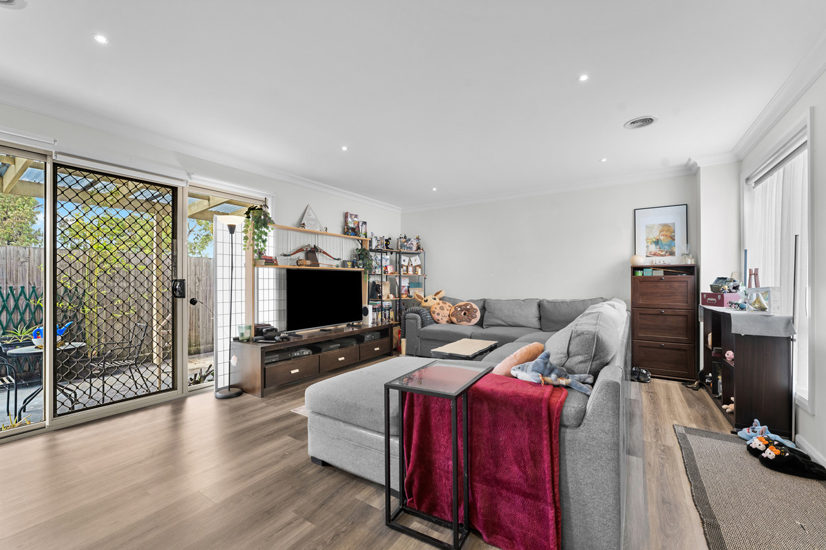 3 / 16 Thomas Street, Pakenham VIC 3810, Pakenham - Thumbnail 3