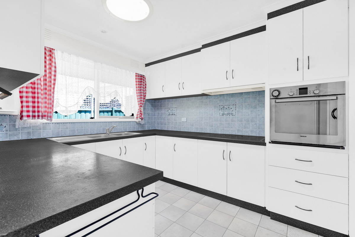 9 Boardman Close, Box Hill South VIC 3128, Box Hill South - Thumbnail 2