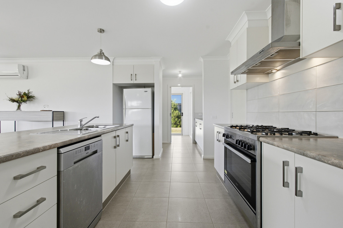 5 Brown Drive, Churchill VIC 3842, Churchill - Thumbnail 4