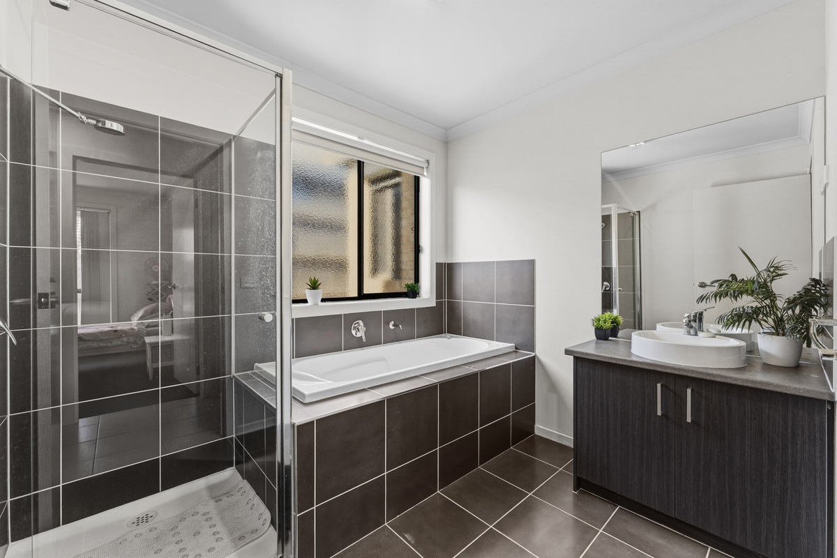 11 Alapont Close, Pakenham VIC 3810, Pakenham - Thumbnail 8