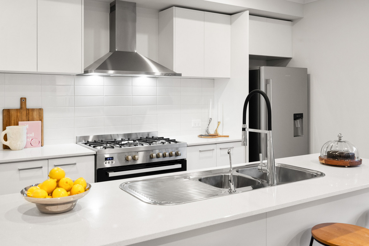 34 Riverglen Drive, Craigieburn VIC 3064, Craigieburn - Thumbnail 2