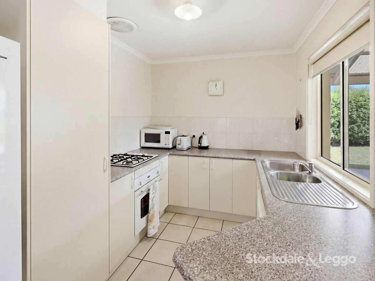10 Peters Close, Maddingley VIC 3340, Maddingley - Thumbnail 3