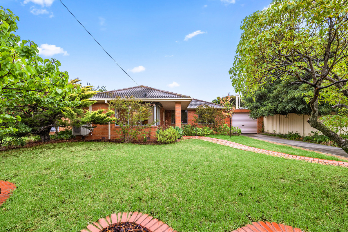 6 Pendle Close, Gladstone Park VIC, Gladstone Park - Thumbnail 2