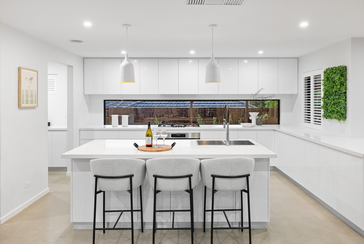 4 Lockhart Avenue, Attwood VIC 3049, Attwood - Thumbnail 2