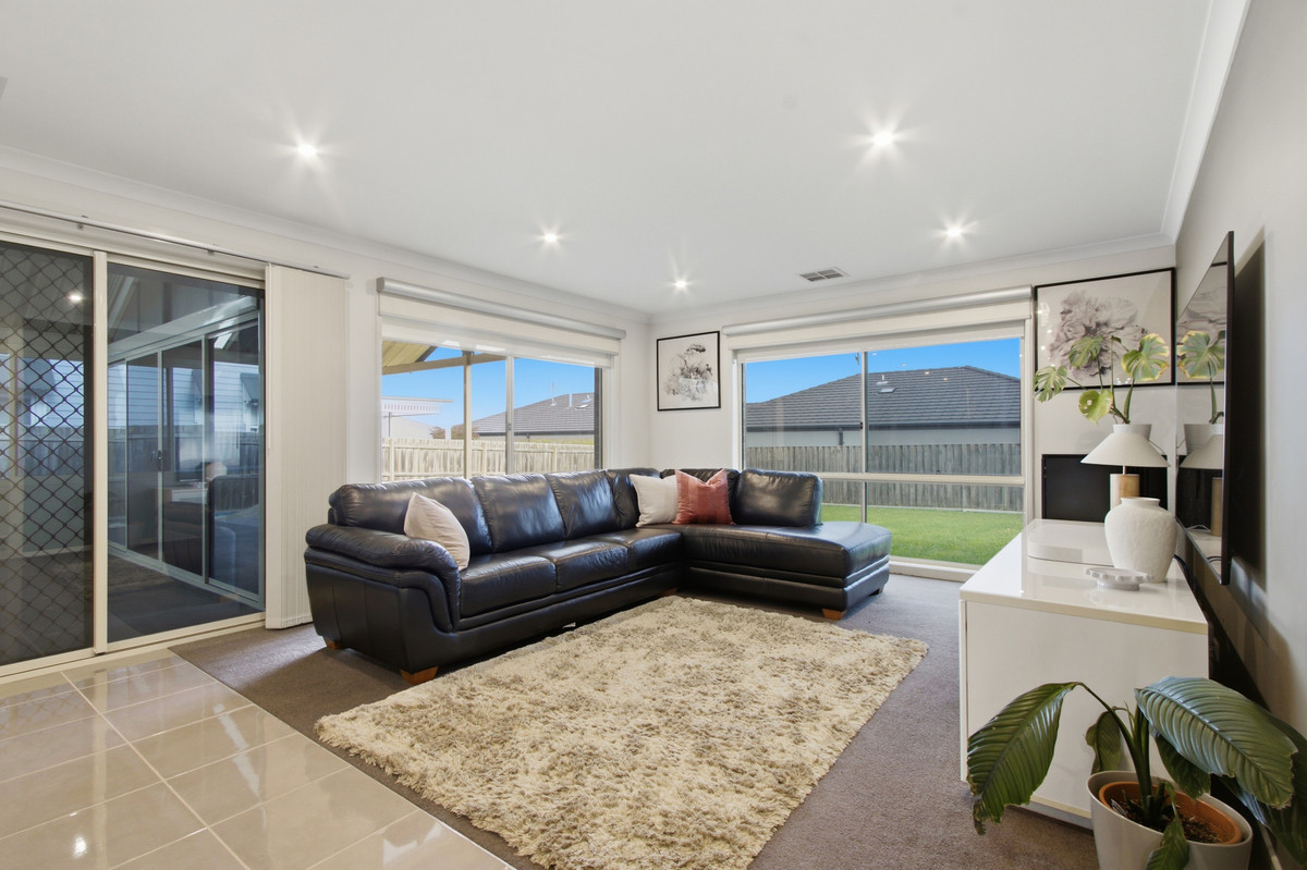 31 Sweetwater Place, Moe VIC 3825, Moe - Thumbnail 2