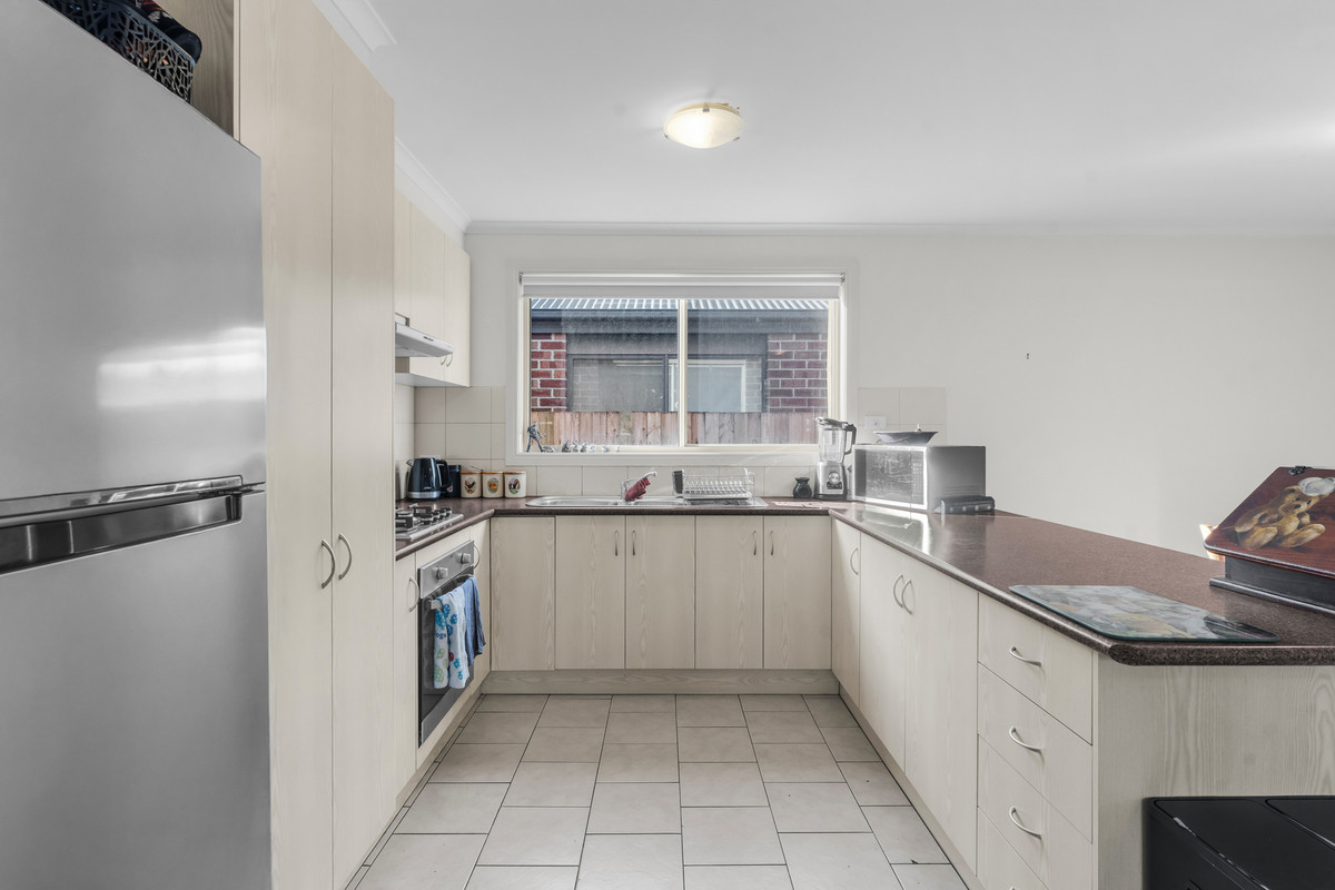 3 / 35 - 41 Henry Street, Pakenham VIC 3810, Pakenham - Thumbnail 3