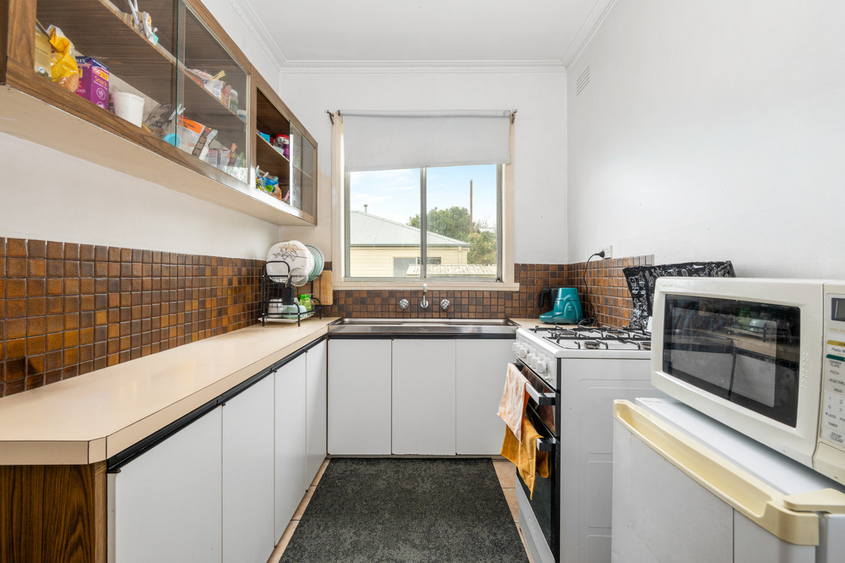 1 / 16 Redfearn Court, Corio VIC 3214, Corio - Thumbnail 2