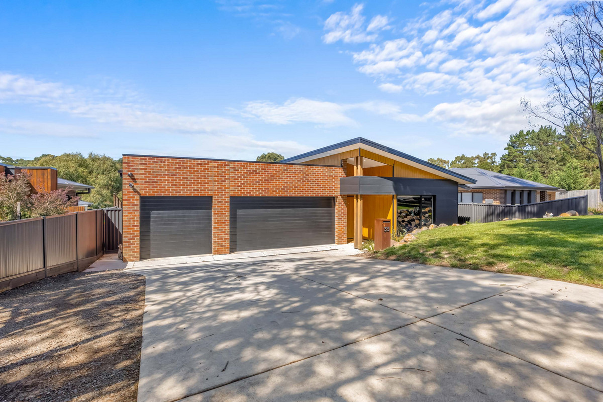 33 Hermitage Avenue, Mount Clear VIC 3350, Mount Clear - Thumbnail 2