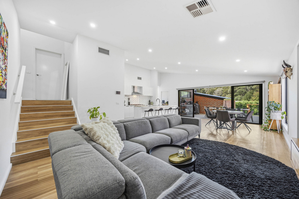 33 Hermitage Avenue, Mount Clear VIC 3350, Mount Clear - Thumbnail 4