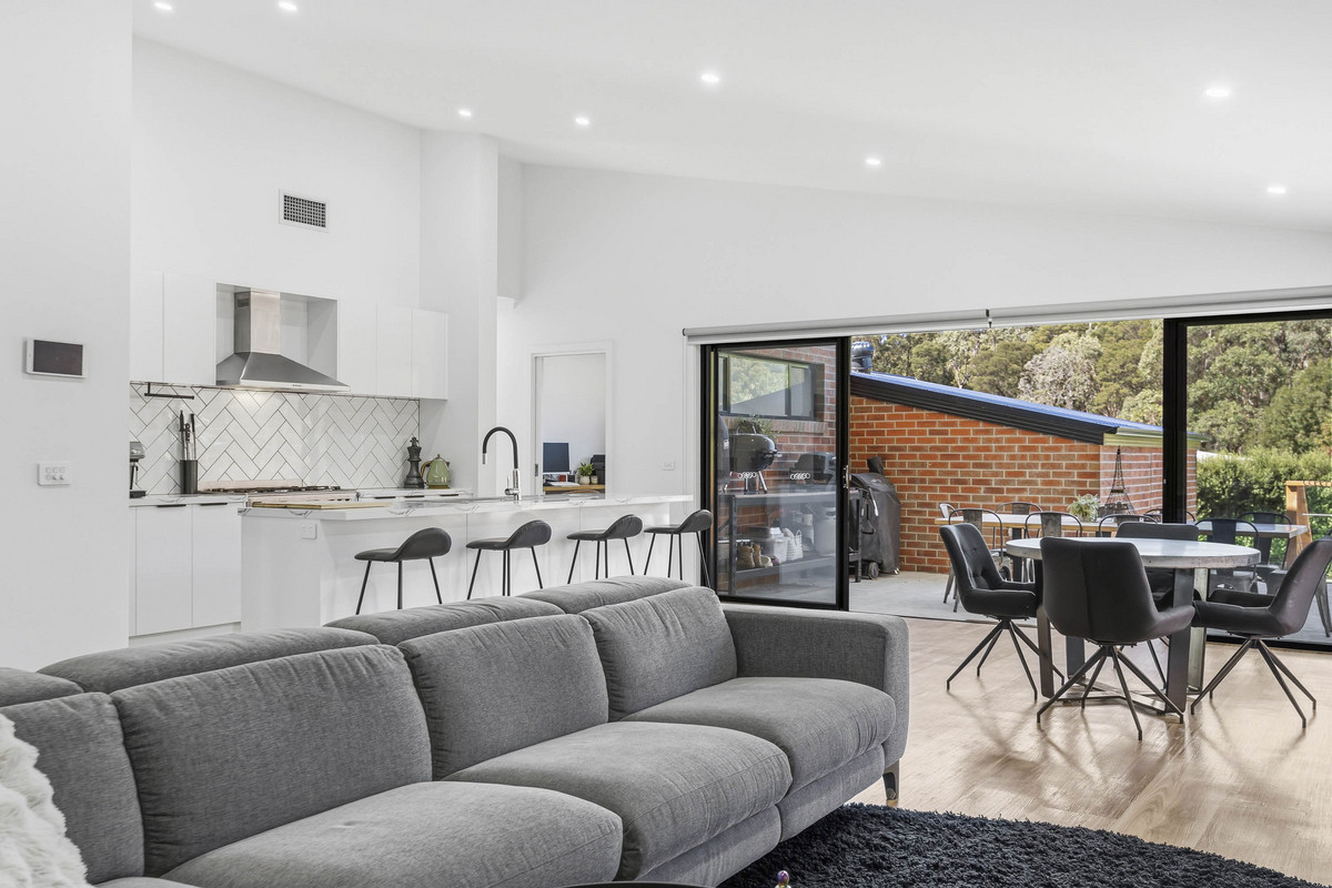 33 Hermitage Avenue, Mount Clear VIC 3350, Mount Clear - Thumbnail 8