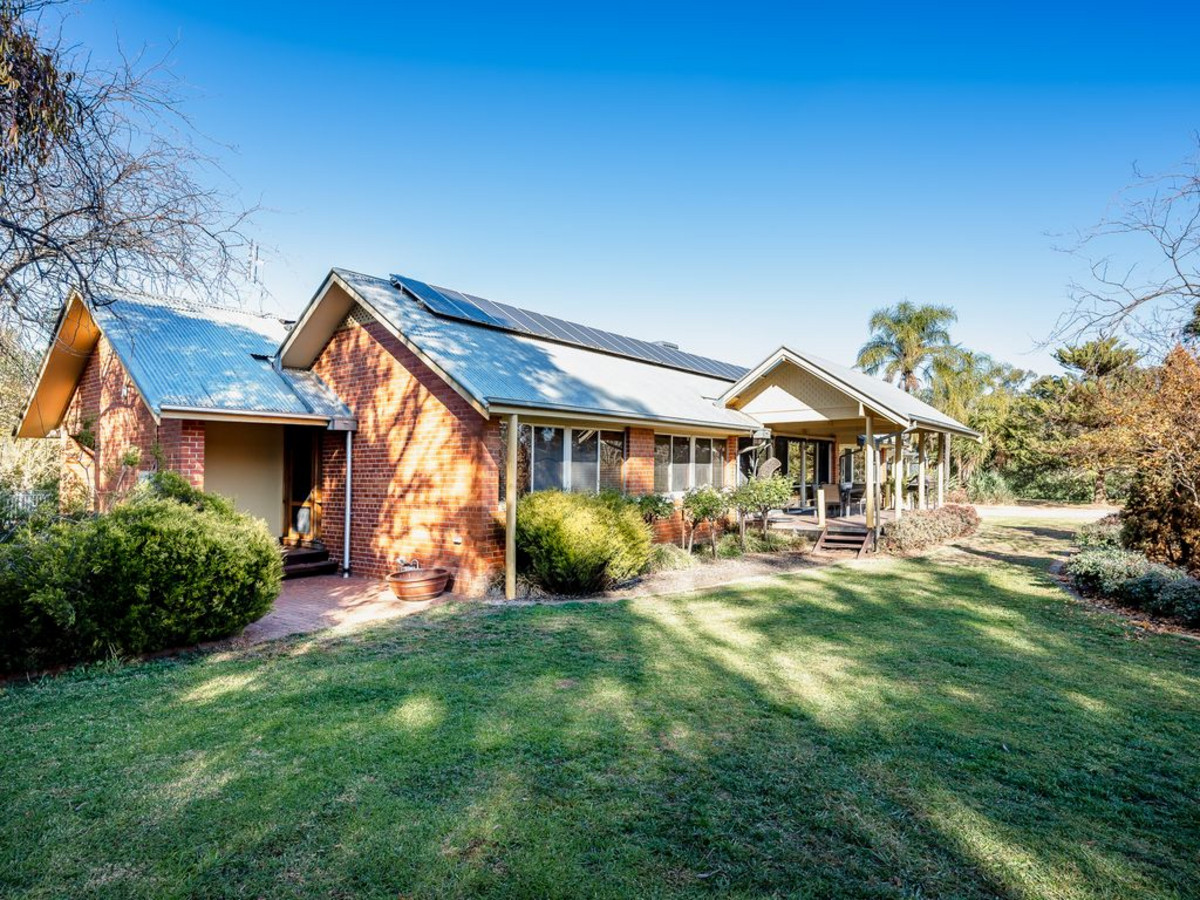 9 Arcadia Downs Drive, Kialla VIC 3631, Kialla - Thumbnail 2