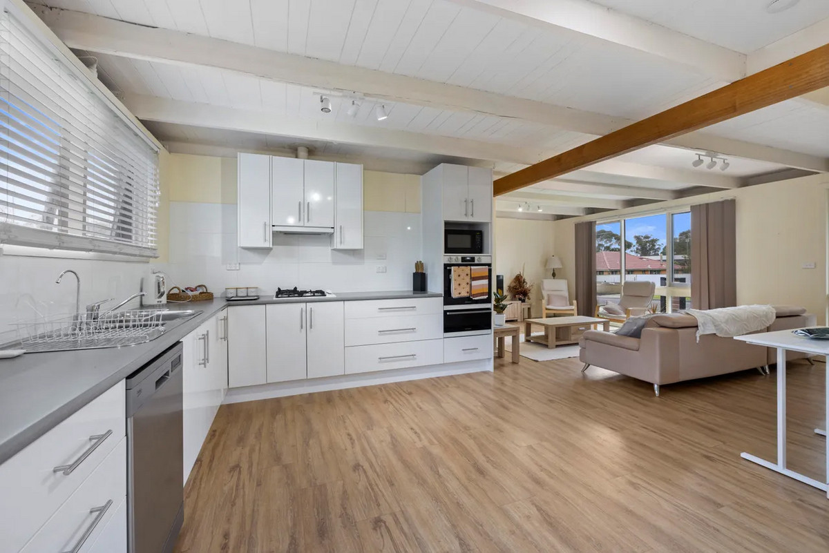 73 Sandymount Avenue, INVERLOCH VIC 3996, Inverloch - Thumbnail 3