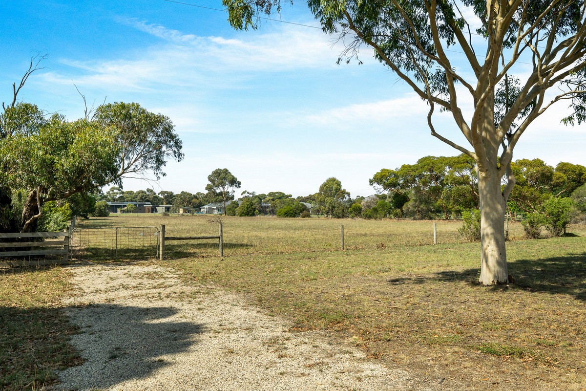 111 Clyde Road, Bannockburn VIC 3331, Bannockburn - Thumbnail 2