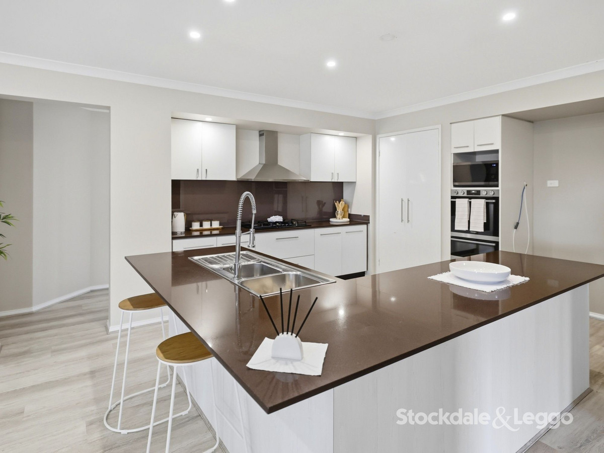 25 Highfield Way, Kurunjang VIC 3337, Kurunjang - Thumbnail 2