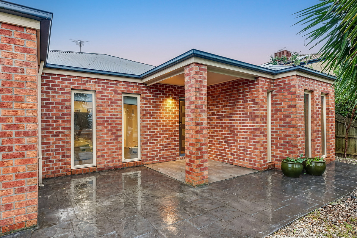 6 Redmore Court, Berwick VIC 3806, Berwick - Thumbnail 2