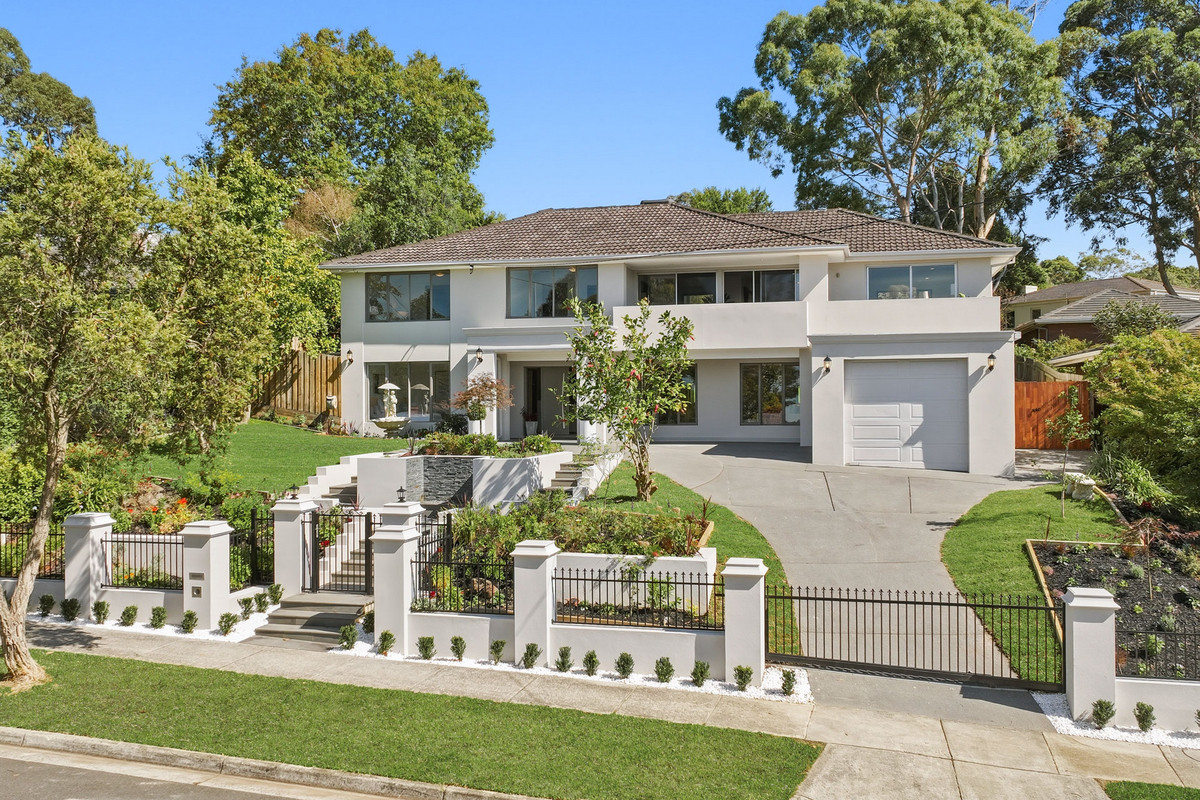 11 Winterton Drive, Wheelers Hill VIC 3150, Wheelers Hill - Thumbnail 2