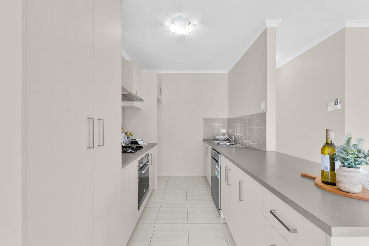 84 Henry Road, Pakenham VIC 3810, Pakenham - Thumbnail 4