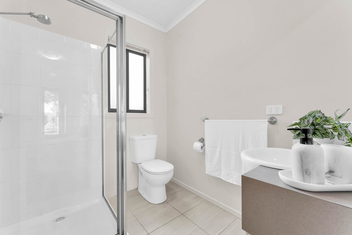 84 Henry Road, Pakenham VIC 3810, Pakenham - Thumbnail 7