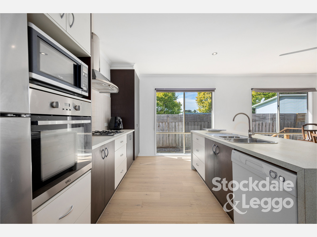 2 / 63 Boneo Road, Rosebud VIC 3939, Rosebud - Thumbnail 3