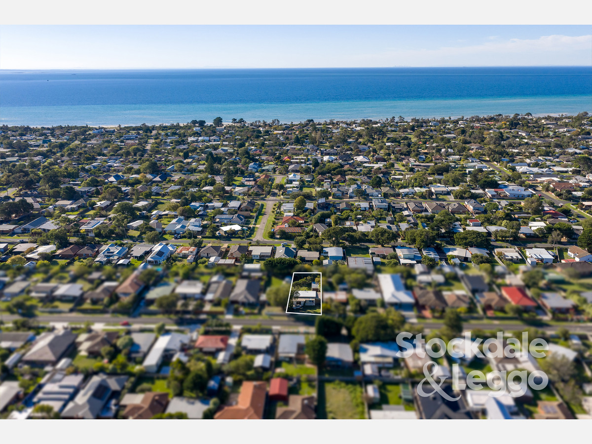 98 Alma Street, Tootgarook VIC 3941, Tootgarook - Thumbnail 2