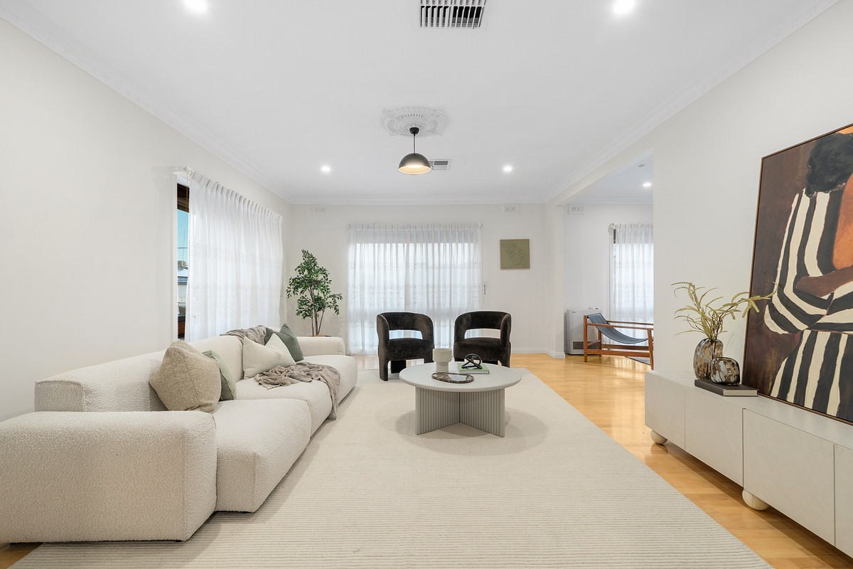 6 Legh Street, Reservoir VIC 3073, Reservoir - Thumbnail 2
