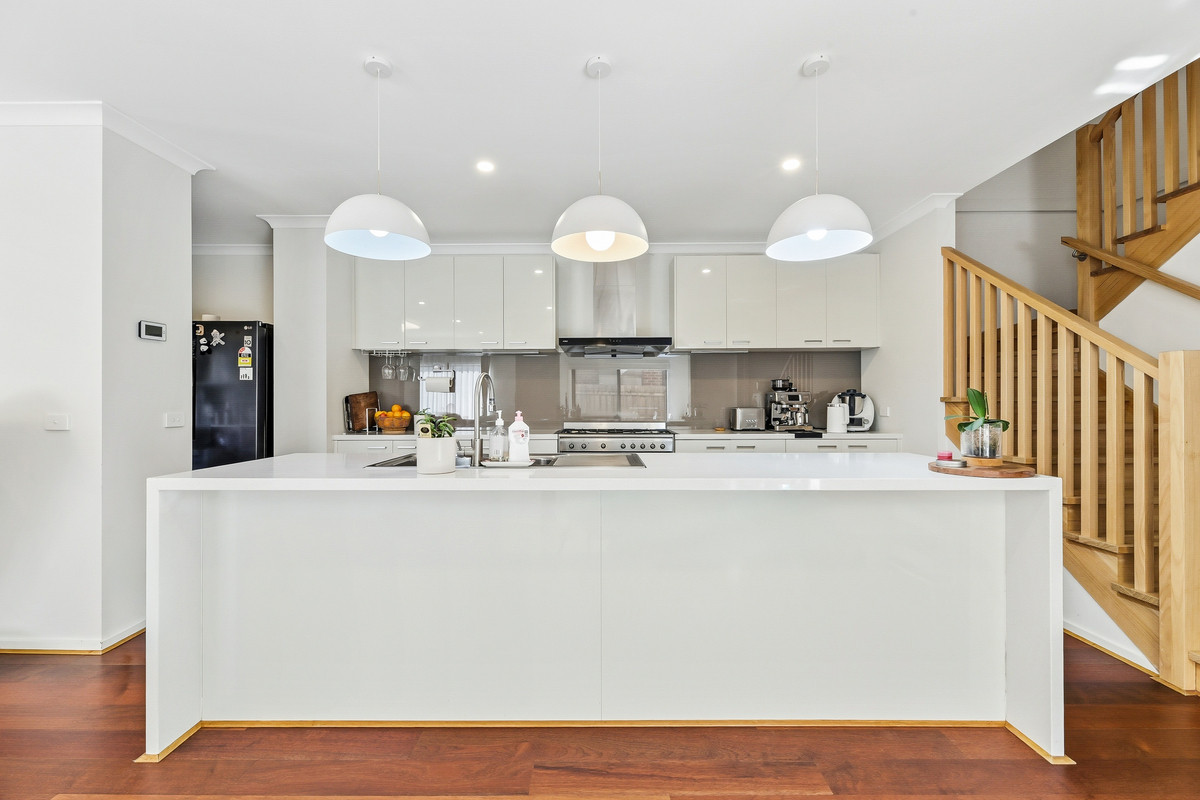 22 Ravenhurst Circuit, Cranbourne North VIC 3977, Cranbourne North - Thumbnail 2