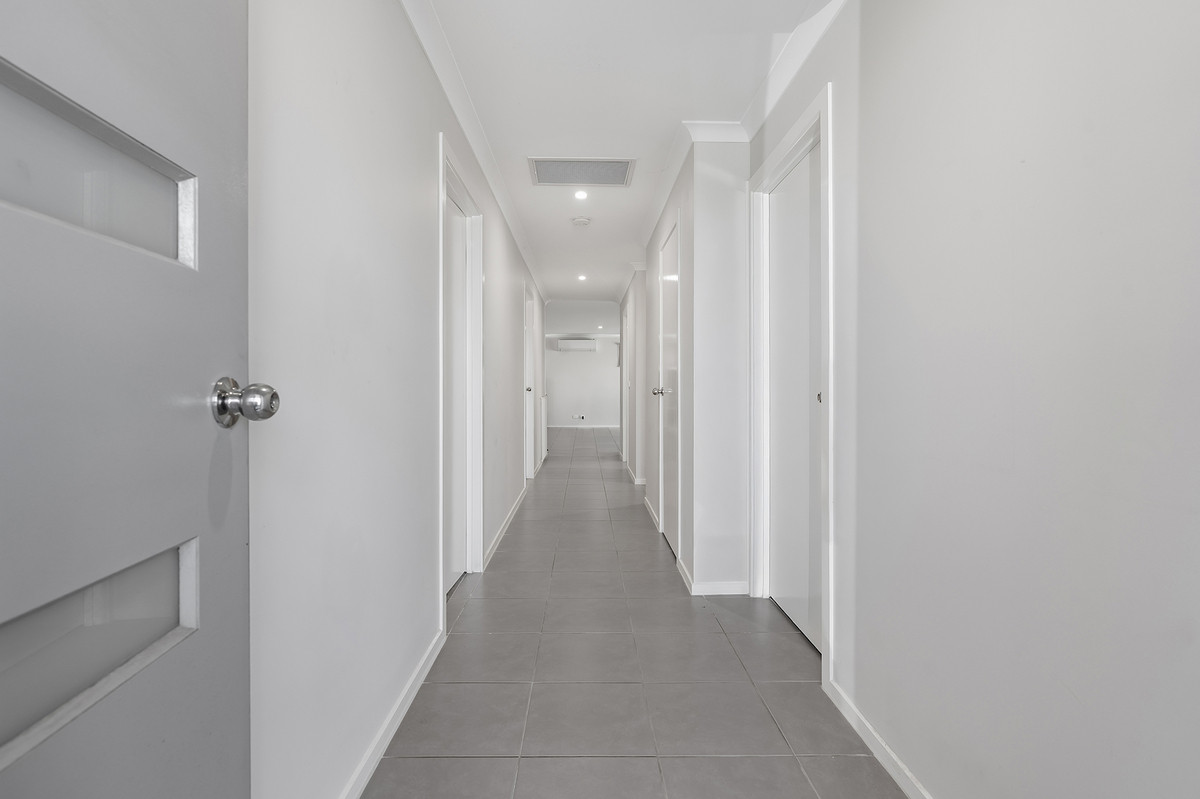 5 / 5 Spencer Place, Pakenham VIC 3810, Pakenham - Thumbnail 2