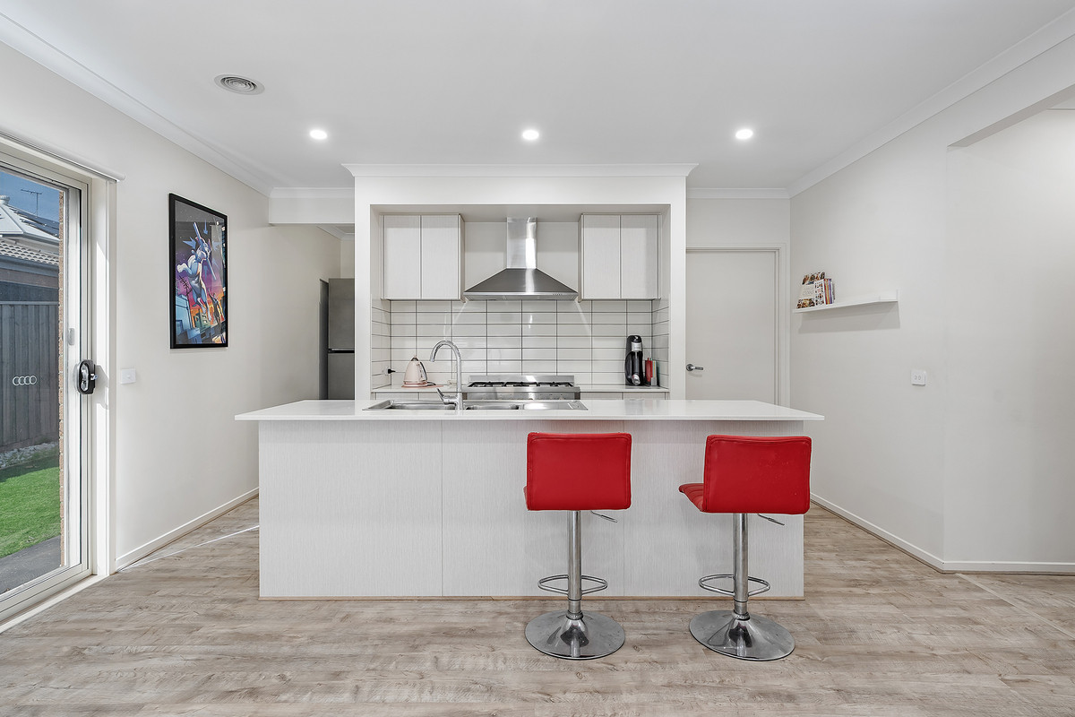 8 Rawls Street, Cranbourne VIC 3977, Cranbourne - Thumbnail 4