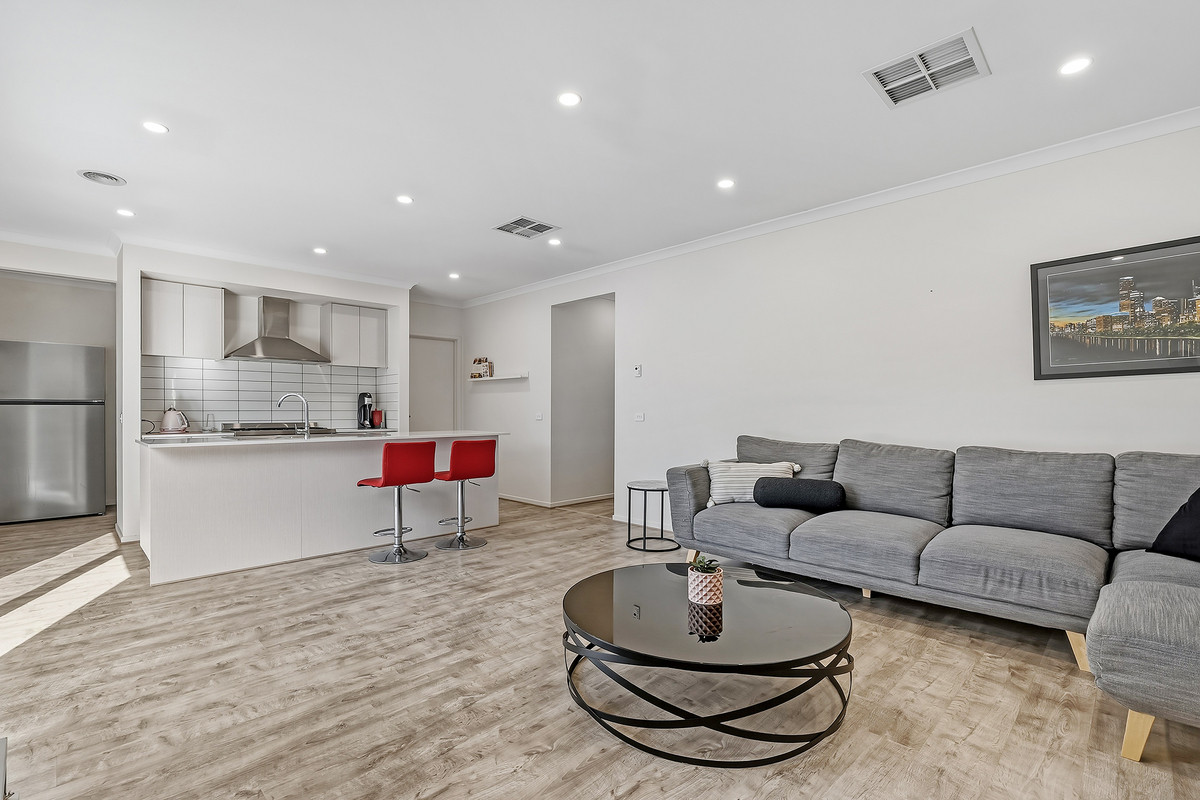8 Rawls Street, Cranbourne VIC 3977, Cranbourne - Thumbnail 5